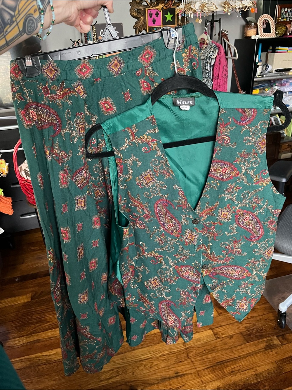 FLAWED Maven Green Paisley Two-Piece Vest & Skirt Set Small